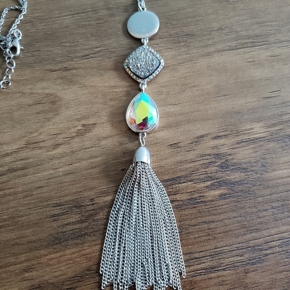 Drop Tassel  Green and Silver Tone Necklace - Picture 4 of 5